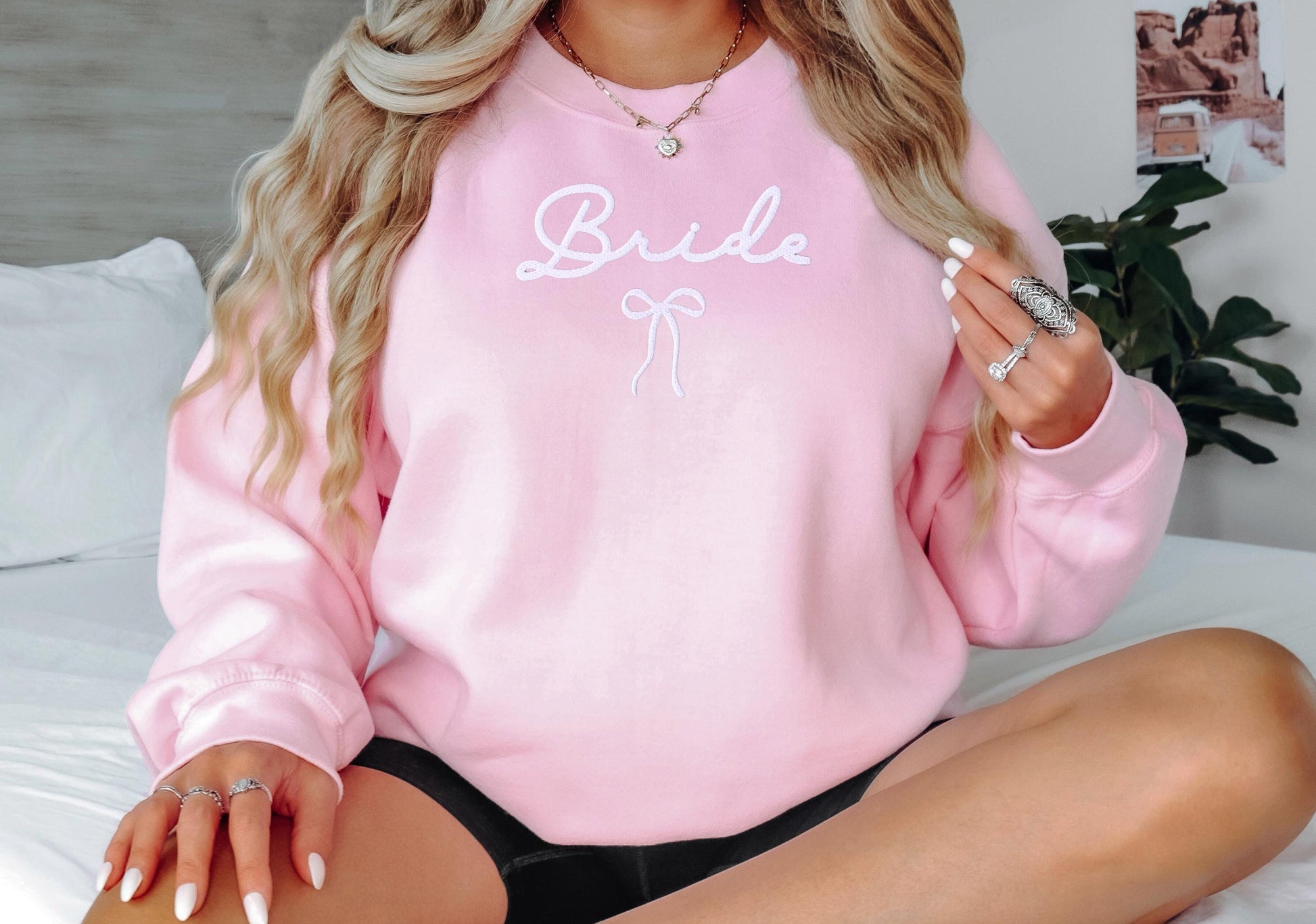 Personalized Bride Sweatshirt, Bride Embroidered Sweatshirt
White Bride Sweatshirt
Wedding Sweatshirt
Custom Bridal Sweatshirt
Embroidered Sweatshirt
Bride Gift Ideas
Bridal Shower Gift
Wedding Day Sweatshirt
Bride Sweatshirt Custom